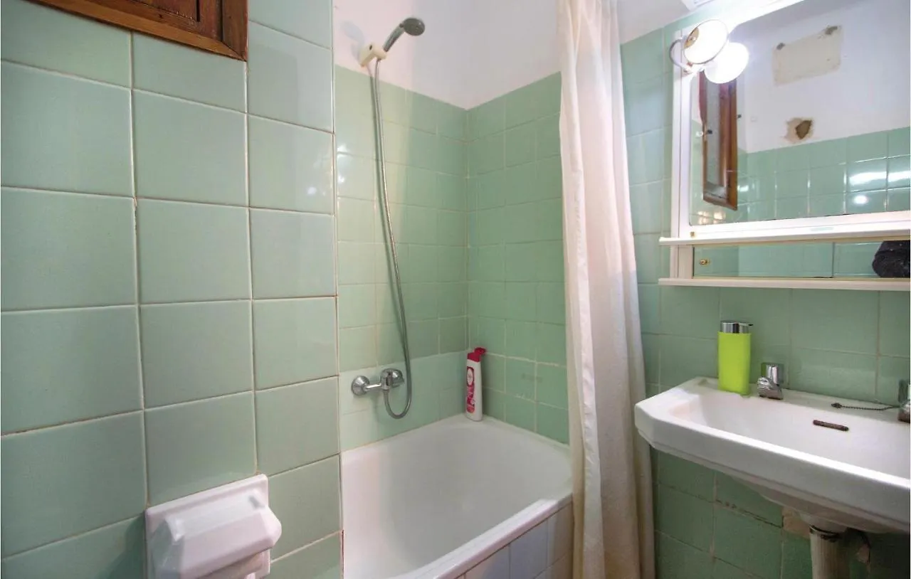 2 Bedroom Beautiful Apartment In Pineda De Mar 0*,  Spanien