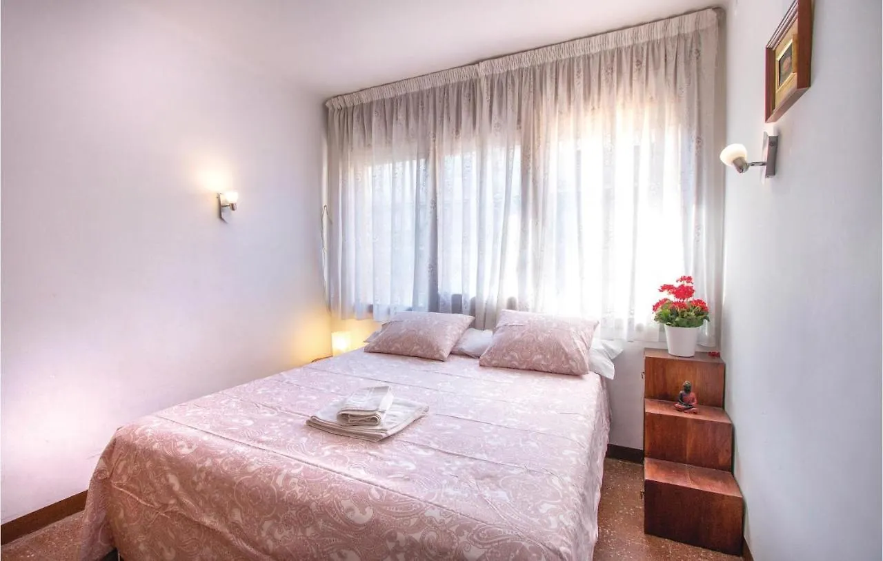 2 Bedroom Beautiful Apartment In Pineda De Mar
